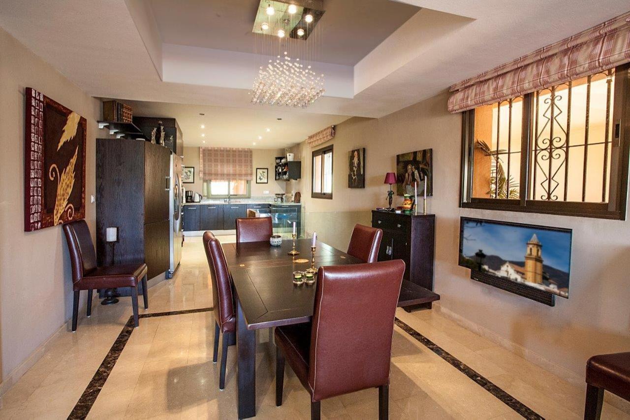 Prado Apartment Estepona Bagian luar foto